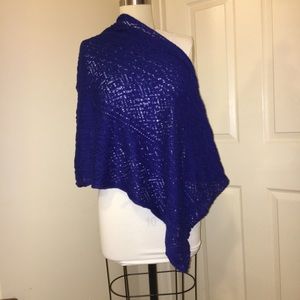Blue knit eternity scarf